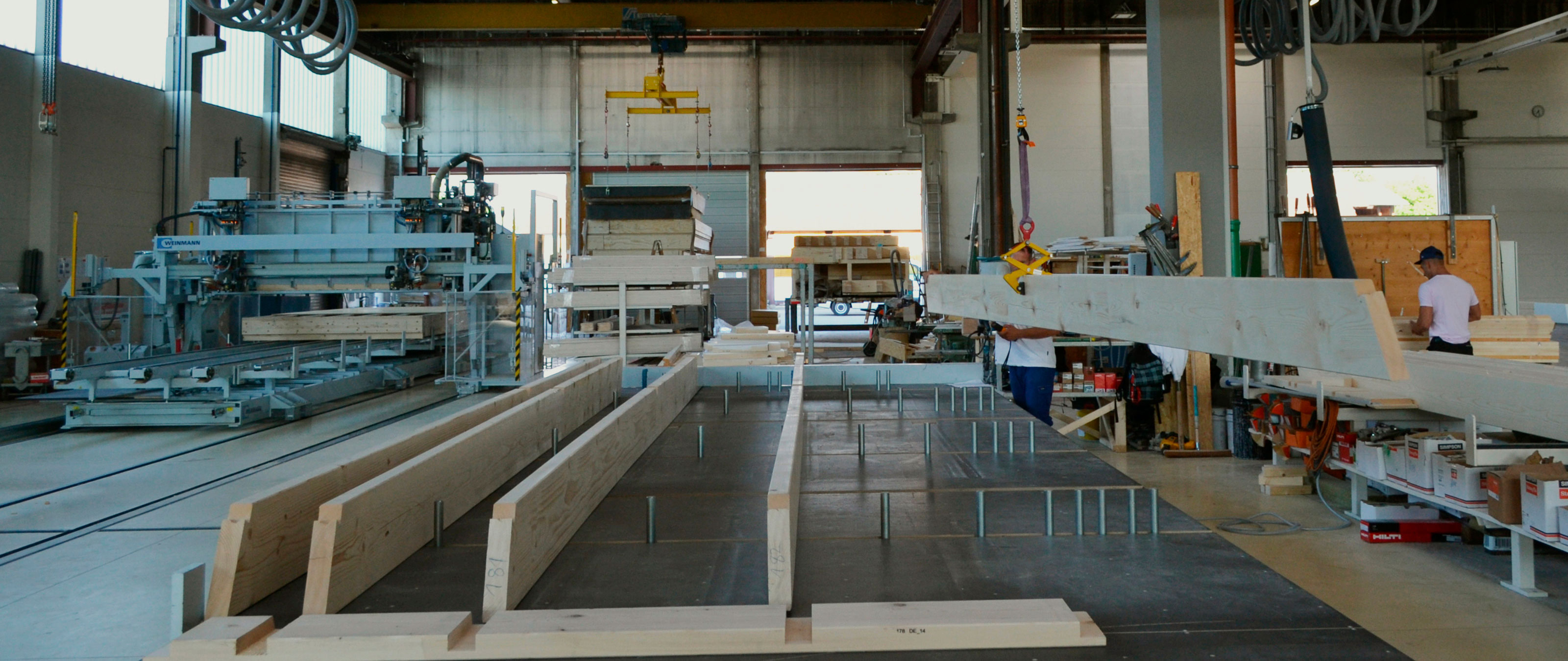 WEINMANN produktionslinje til tag og loft til præfabrikerede huse med sømbroer og elementkonstruktionsborde