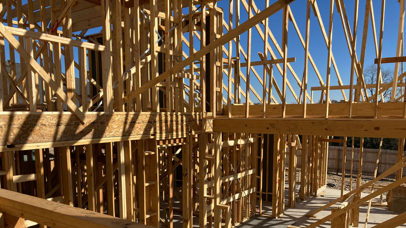 Más del 85% de las casas de EE.UU. se construyen con el método tradicional de entramado de madera.