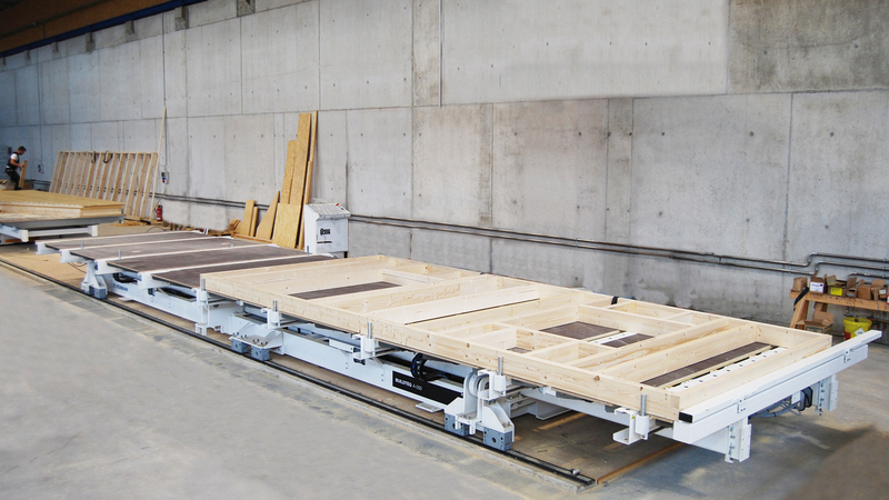 The carpentry table BUILDTEQ A-530 is ideal for the quick and easy production of wall, gable, roof and ceiling elements as well as half-timbered walls and dormer windows.