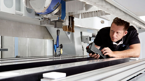 Für die Kunden entwickelt HOMAG die weltweiten Serviceleistungen ständig weiter.