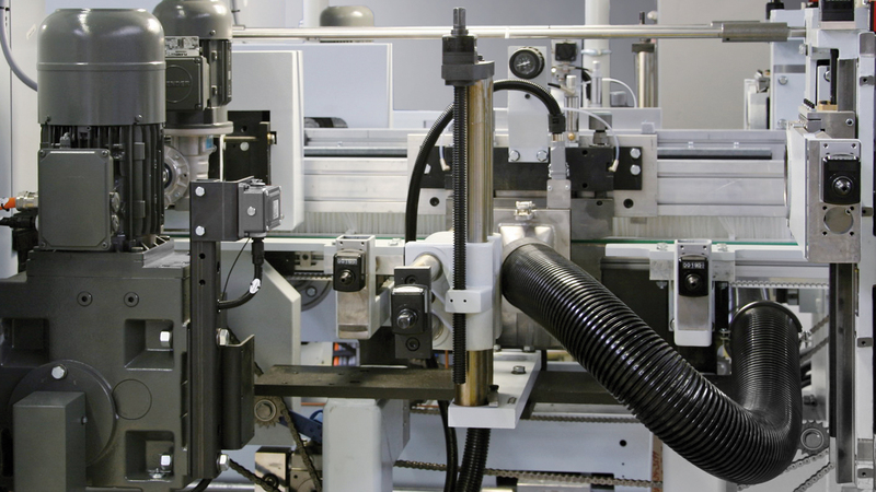 Extension for the application of edge sealing