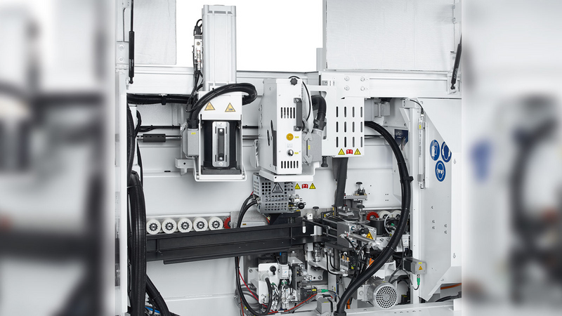 Hohe Verfügbarkeit und optimale Leimqualität durch Quickmelt Verleimteil PUR-Vorschmelzer und airTec – Aggregat. 
