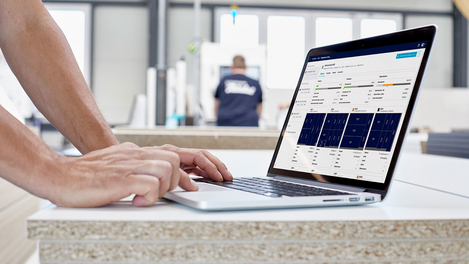 Eine übersichtliche Darstellung der automatisch berechneten Schnittpläne und wichtigsten Kennzahlen. intelliDivide bietet mehrere Alternativen zur Auswahl – der Anwender entscheidet.