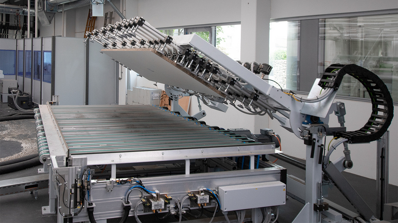 Robot management FEEDBOT on CNC processing centers | HOMAG