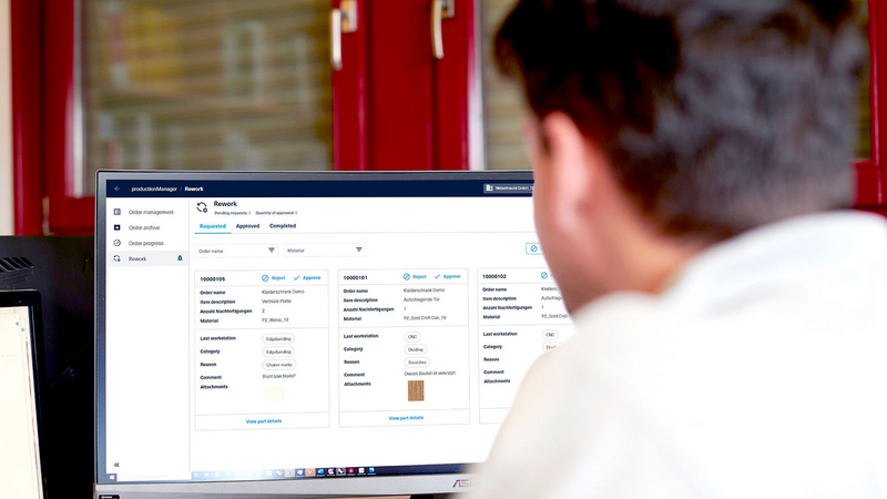 Il dipendente nelle operazioni preliminari di produzione viene informato automaticamente e può procedere direttamente con la rilavorazione.