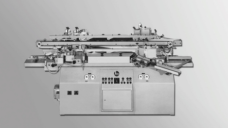 Die erste Kantenanleimmaschine von HOMAG