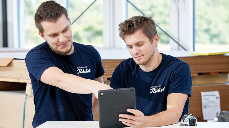 Unsere innovative Technologie, im Rahmen des Produkts “Predictive Diagnosis”, und kontinuierliche Entwicklungen ermöglichen eine noch schnellere Hilfe für Anwender, stets auf Basis neuester Sicherheitstechnologien.