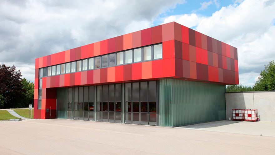 Neues Feuerwehrgebäude in Holzrahmenbauweise von der Zimmerei Enßlin.
