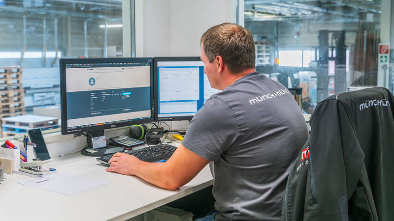 Suchen, auswählen, bestellen, liefern: HOMAG Kunden kommen jetzt noch schneller an Ersatzteile und Betriebsmittel.