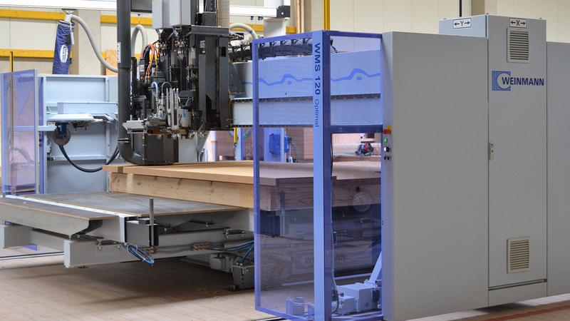WEINMANN Wood fiber boards are processed fully automatically using the multifunction bridge. 