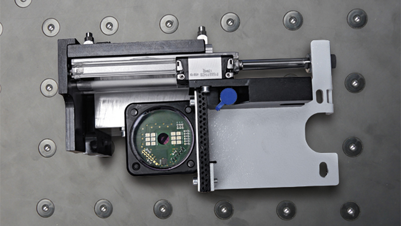 Camera-controlled scoring saw adjustment
