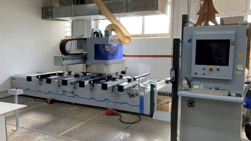 With the Venture 2 M CNC processing center, the Papcke carpentry business benefits from its versatility and high performance