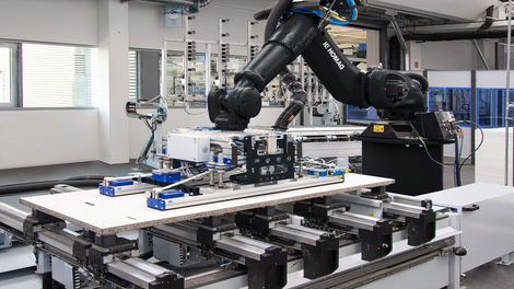Movimentazione robotizzata FEEDBOT con un centro di lavoro CNC