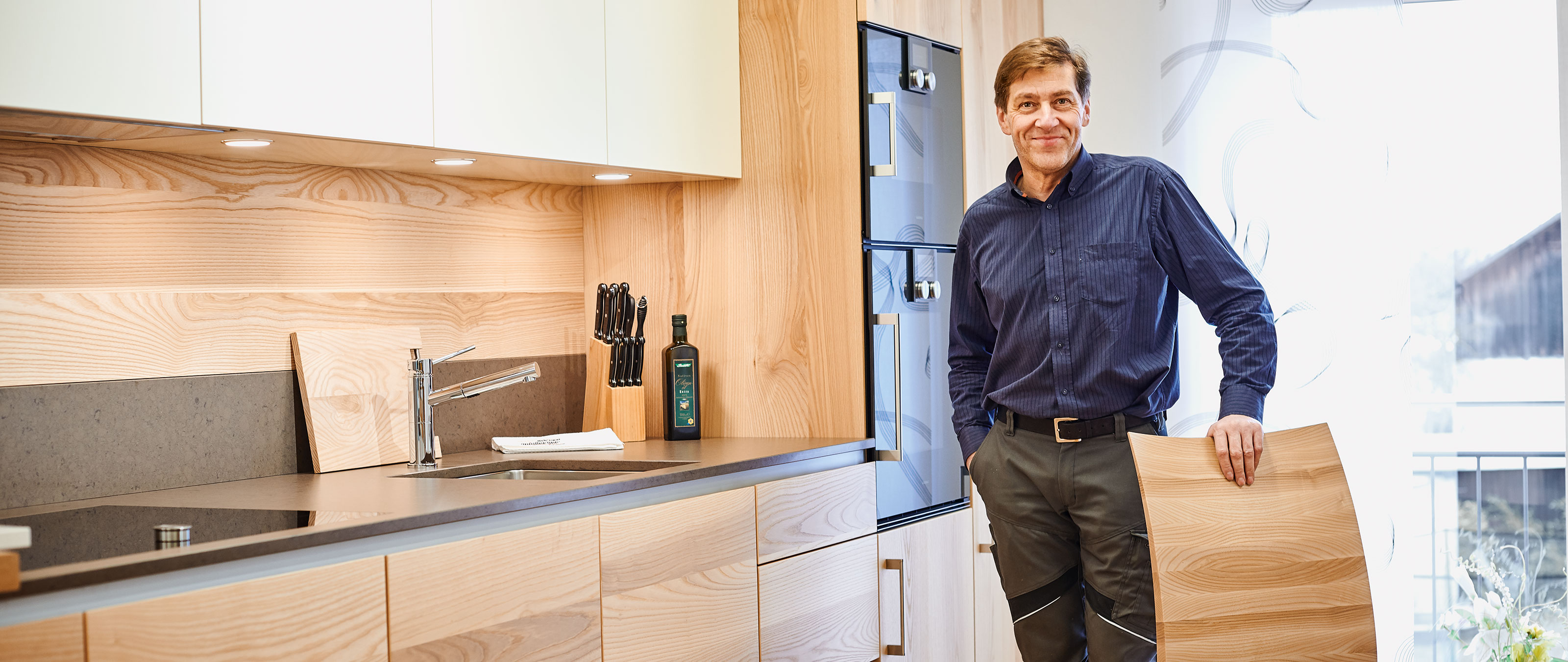 カスタムメイドのキッチン: 家具職人のマイスター Martin Geisberger は、品質を最も重視しています