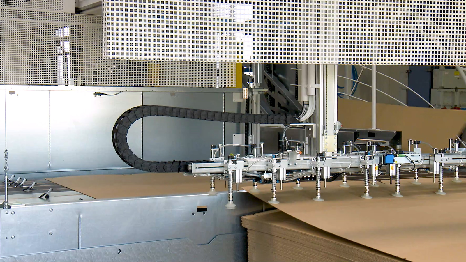 Carton separation and feeding into the folding bed